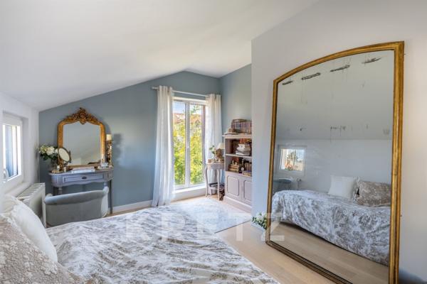 Une maison contemporaine pleine de charme, offrant un art de vivre rare à Saint-Cloud