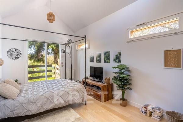 Une maison contemporaine pleine de charme, offrant un art de vivre rare à Saint-Cloud