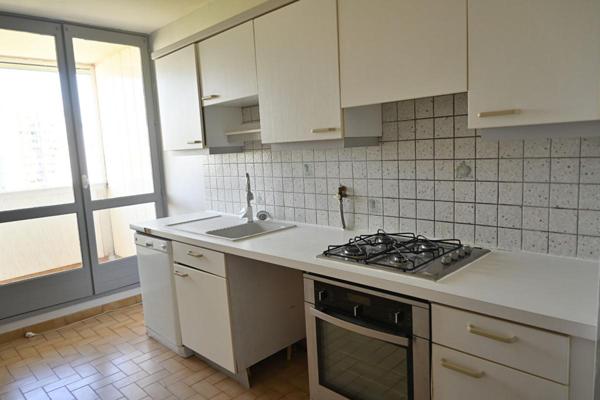 A VENDRE APPARTEMENT 37700 SAINT PIERRE DES CORPS 4 PIECES,3chambres ,74 M² PARKING SECURISEE