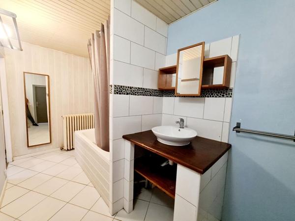 SAINT-JULIEN-LES-ROSIERS - MAS RÉNOVÉ 140 M² + STUDIO INDÉPENDANT - TERRAIN 750 M²