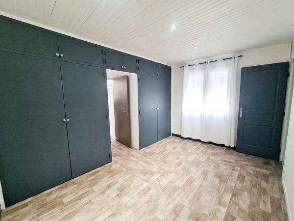SAINT-JULIEN-LES-ROSIERS - MAS RÉNOVÉ 140 M² + STUDIO INDÉPENDANT - TERRAIN 750 M²