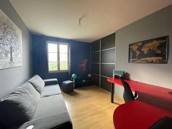 Propriété d'exception de plain-pied avec piscine - Availles-