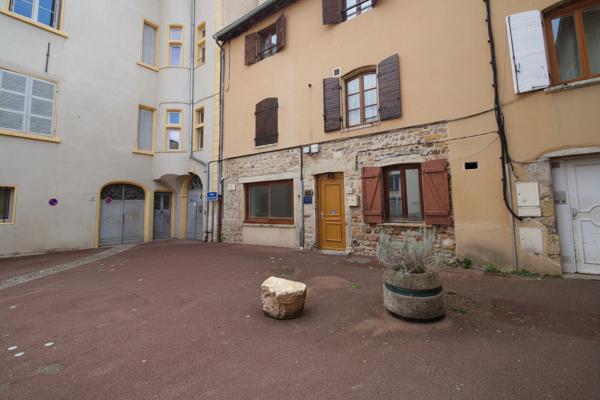 A VENDRE - Bureaux  ou appartement  2 pièces Chasselay 33 m2