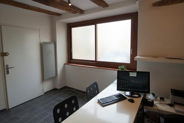 A VENDRE - Bureaux  ou appartement  2 pièces Chasselay 33 m2