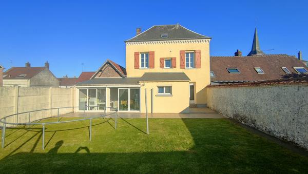 A 20 MN DE GISORS, MAISON BOURGEOISE RENOVEE DE 150 m2 HAB AVEC GARAGE ET VERANDA SUR 400 M² CLOS AU CALME  Gisors (27140)