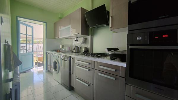 A 20 MN DE GISORS, MAISON BOURGEOISE RENOVEE DE 150 m2 HAB AVEC GARAGE ET VERANDA SUR 400 M² CLOS AU CALME  Gisors (27140)