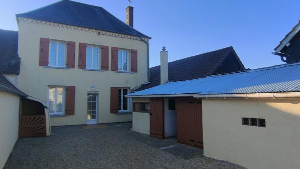 A 20 MN DE GISORS, MAISON BOURGEOISE RENOVEE DE 150 m2 HAB AVEC GARAGE ET VERANDA SUR 400 M² CLOS AU CALME  Gisors (27140)
