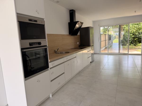 Maison
                                                                                                                                                                                                                                                                                                                        2 pièce(s)                                                                                                                                                                                                          1 chambre(s)                                                                                                                                                                                                          61.85  m²