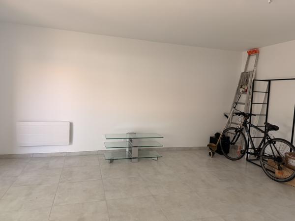 Maison
                                                                                                                                                                                                                                                                                                                        2 pièce(s)                                                                                                                                                                                                          1 chambre(s)                                                                                                                                                                                                          61.85  m²