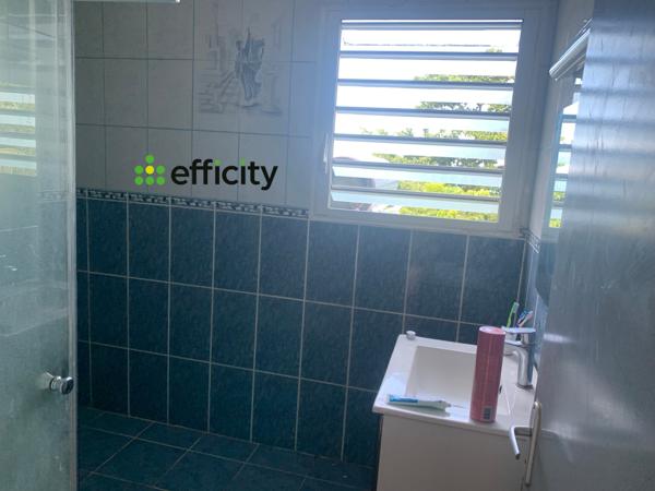 Maison
         6 pièces
        - 160 m² Exclusivité 289 000 € *