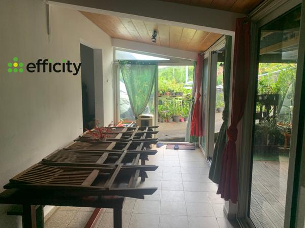 Maison
         6 pièces
        - 160 m² Exclusivité 289 000 € *