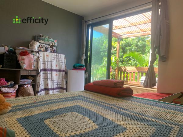 Maison
         6 pièces
        - 160 m² Exclusivité 289 000 € *