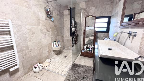 Maison à vendre 9 pièces 263 m² Le Tampon