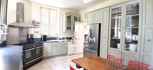 MAISON BOURGEOISE 15 pièces