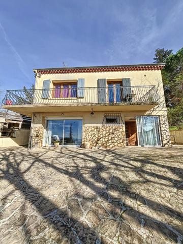 MAISON 178 M² HABITABLES COMPRENANT DEUX HABITATIONS PROCHE TOUTES COMMODITES A PIED