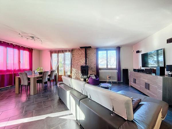 MAISON 178 M² HABITABLES COMPRENANT DEUX HABITATIONS PROCHE TOUTES COMMODITES A PIED