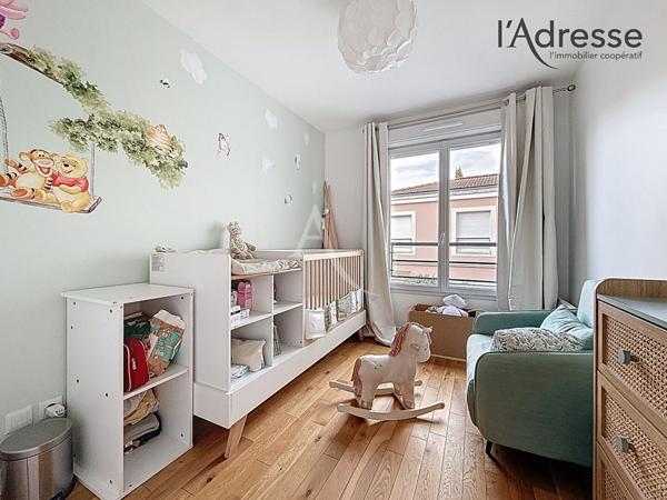 NANTERRE-PUTEAUX/ Avenue Félix Faure - Maison 4 pièces - 3 Extérieurs- 1 Parking