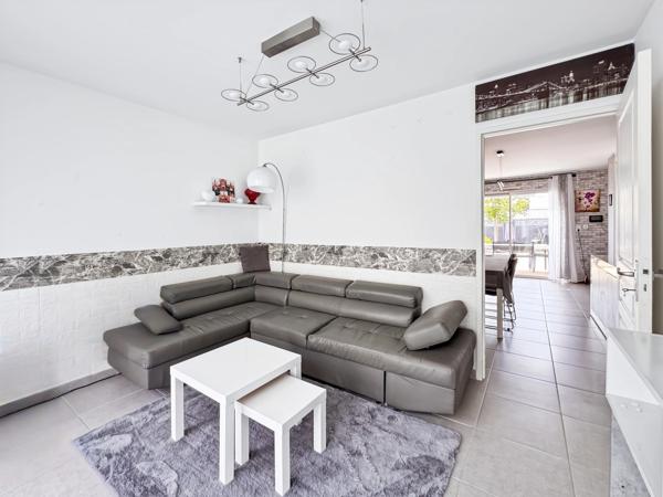 TRÉLAZÉ – MAISON 2019 de 97 m2 – PMR – 4 CHAMBRES – GARAGE – DEUX EXTÉRIEURS
