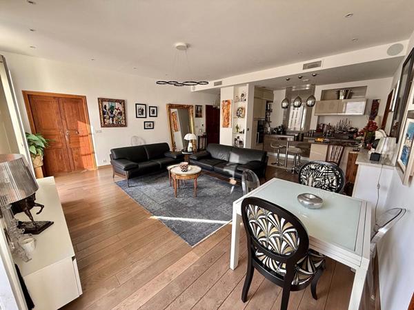 A VENDRE APPARTEMENT T4 -130 M2 - CENTRE VILLE AJACCIO 20 000