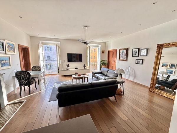 A VENDRE APPARTEMENT T4 -130 M2 - CENTRE VILLE AJACCIO 20 000
