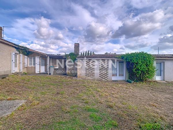 À vendre Charmante maison ancienne avec studio indépendant à Angles.