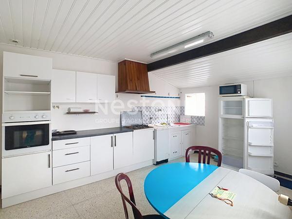 À vendre Charmante maison ancienne avec studio indépendant à Angles.