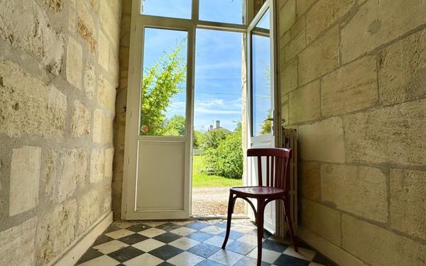 Maison à vendre    20 pièces •  Macau