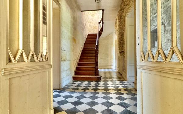 Maison à vendre    20 pièces •  Macau