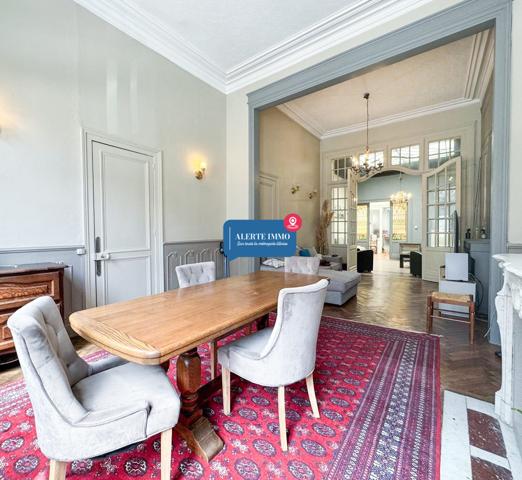 Maison bourgeoise 1930 de 176,46 m2, 4 chambres dont une suite parentale, un extérieur et une cave