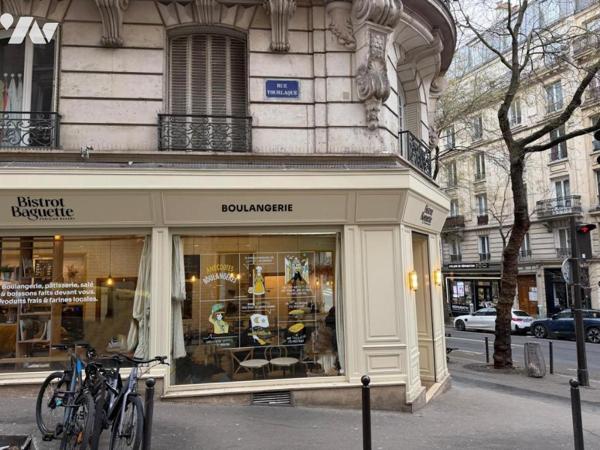 PARIS 18 / RUE CAULAINCOURT - MURS COMMERCIAUX LOUÉS BOULANGERIE ANGLE TOURLAQUE + SOUS-SOL