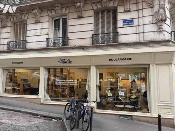 PARIS 18 / RUE CAULAINCOURT - MURS COMMERCIAUX LOUÉS BOULANGERIE ANGLE TOURLAQUE + SOUS-SOL
