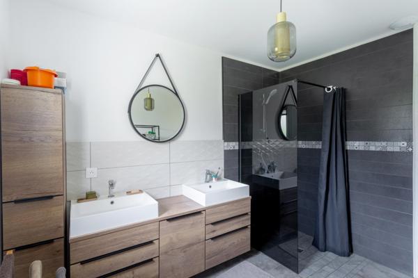 Maison récente de 2021 à Changé (72560) – 2 chambres – garage – terrasse