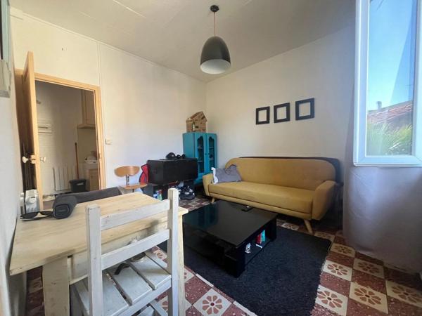 Vente                                                      Appartement
                        
                     3 pièces                      34 m2                     à Perpignan