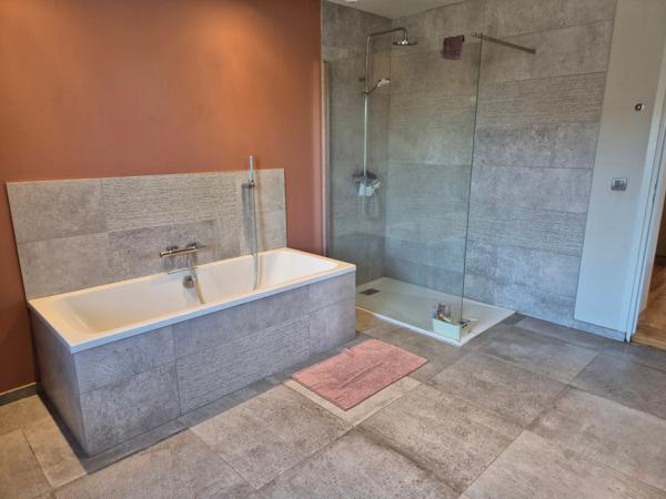 Maison de caractère 193m2 hab avec garage sur parcelle de 1700m2