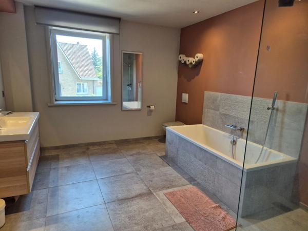 Maison de caractère 193m2 hab avec garage sur parcelle de 1700m2