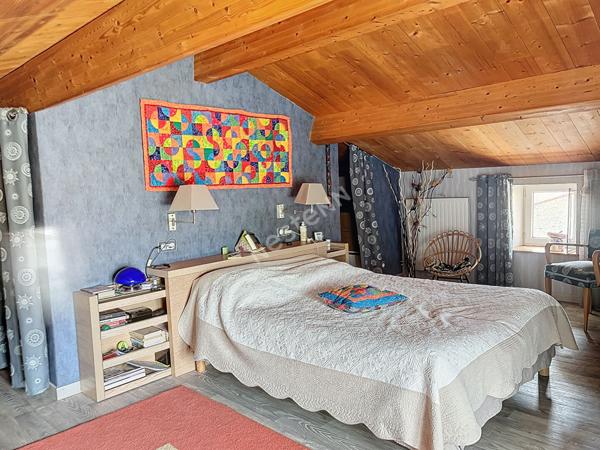 Maison Saint Pierre Le Vieux, 3 chambres + 1 bureau, jardin, dépendances