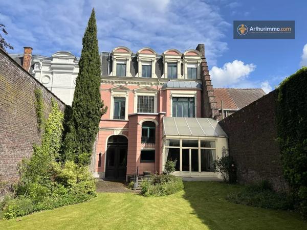 Vente                                                      Maison
                        
                     11 pièces                      385 m2                     à Roubaix