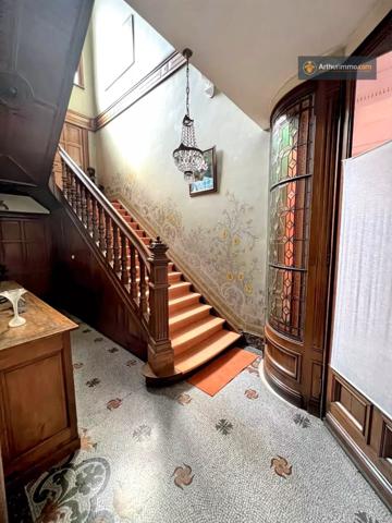 Vente                                                      Maison
                        
                     11 pièces                      385 m2                     à Roubaix