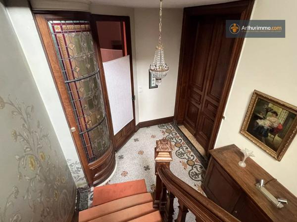 Vente                                                      Maison
                        
                     11 pièces                      385 m2                     à Roubaix