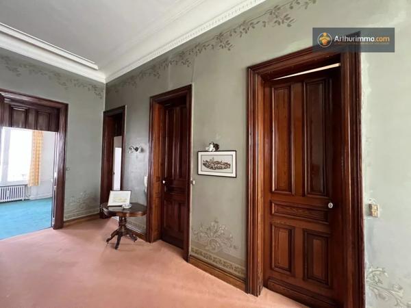 Vente                                                      Maison
                        
                     11 pièces                      385 m2                     à Roubaix