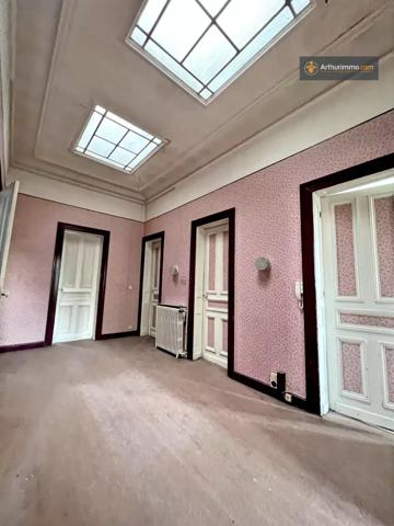 Vente                                                      Maison
                        
                     11 pièces                      385 m2                     à Roubaix