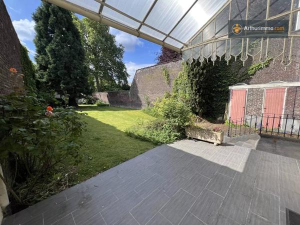 Vente                                                      Maison
                        
                     11 pièces                      385 m2                     à Roubaix