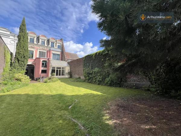 Vente                                                      Maison
                        
                     11 pièces                      385 m2                     à Roubaix