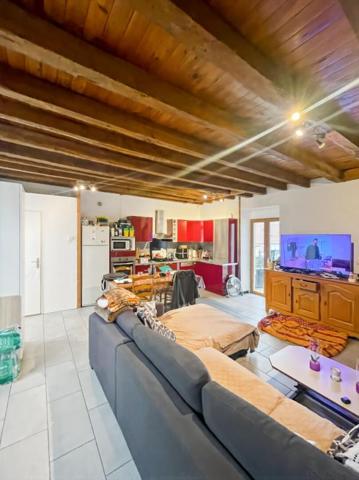 À vendre. Maison de village 71m2 rénovée avec charme et authenticité 86 500