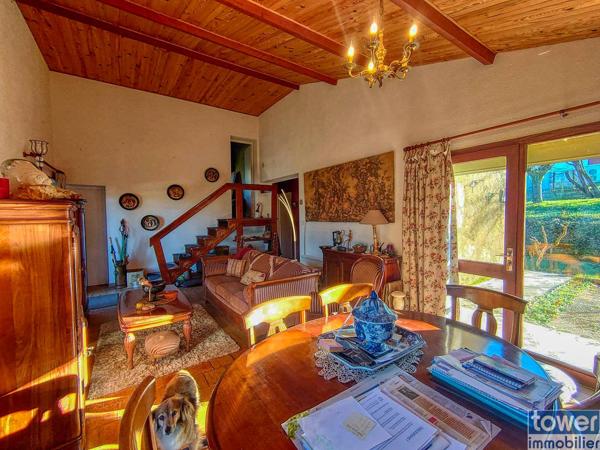 CONTEMPORAINE ARCHITECTE 69 M2 AU CALME SUR 800 M2 CLOTURE 46700 PUY L'EVEQUE