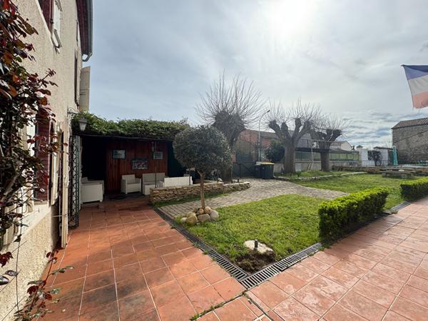 Maison  de maître 308 m2 habitables à Saint Jean Du Falga