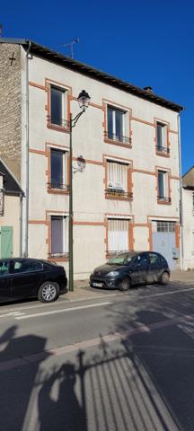 Immeuble de rapport à ST AMAND MONTROND 18