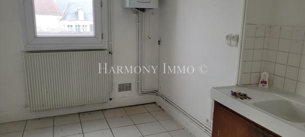 Immeuble de rapport à ST AMAND MONTROND 18