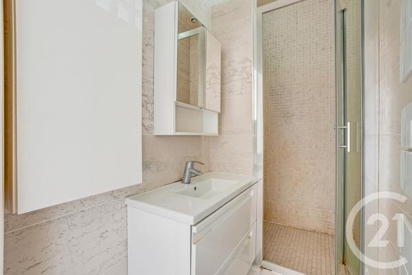 Appartement T3 à vendre  3 pièces - 61,80 m 2   PARIS  - 75015