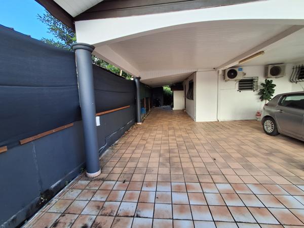 MAISON PLAIN PIED 5 PIECES AVEC PISCINE + DEPENDANCE T2